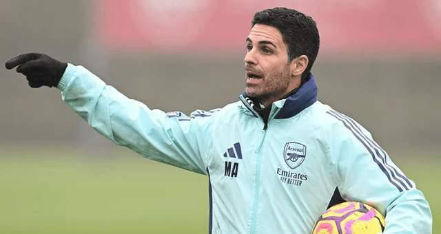 AC米兰客场0-2负都灵，阿莱格里因红牌停赛，替补普利西奇助球队扳平比分。